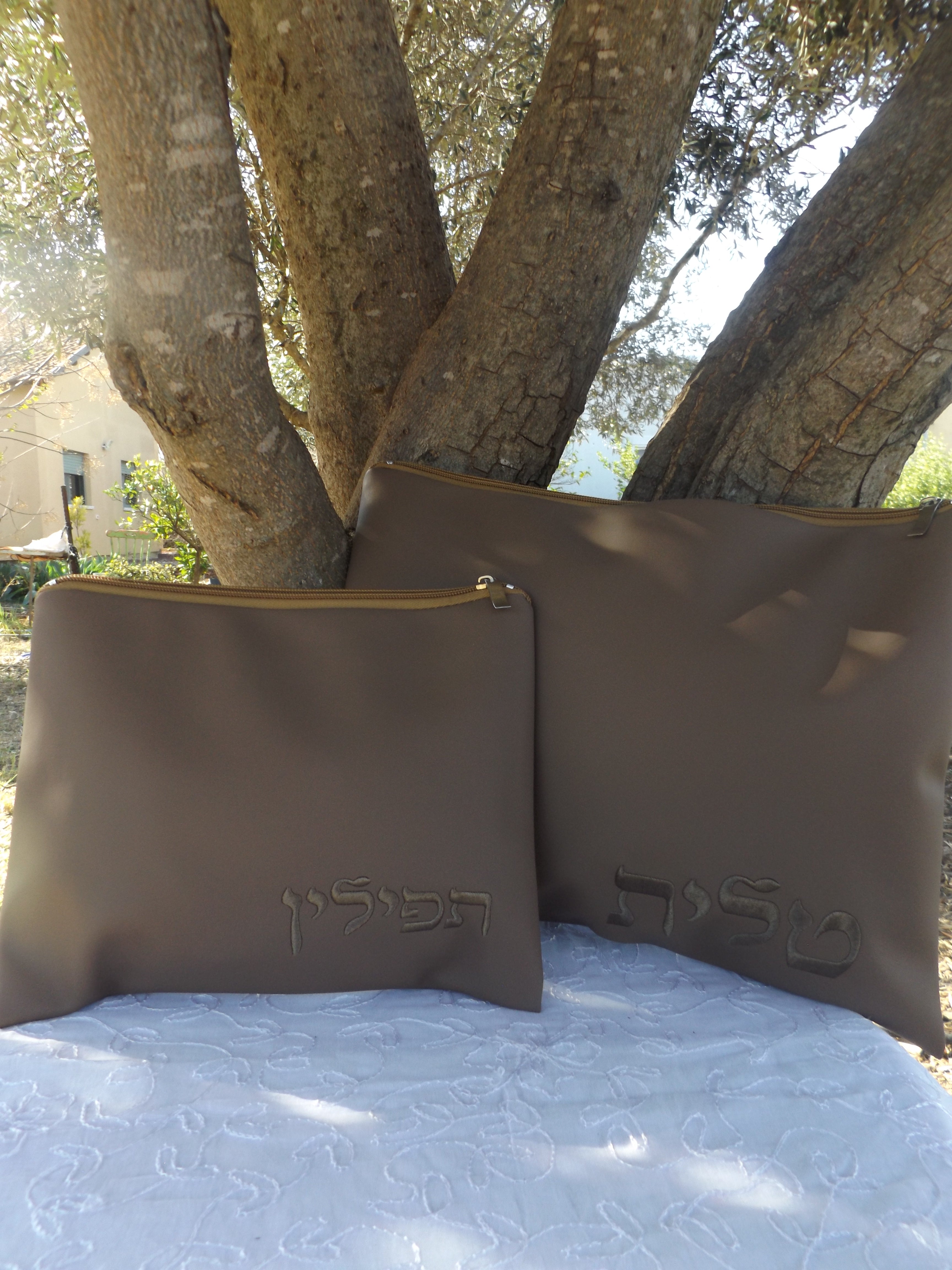 סט כיסוי לטלית ולתפילין דמוי עור חום